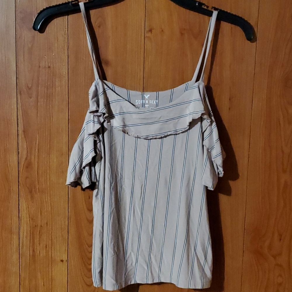 🖤American Eagle🖤cold shoulder top🖤